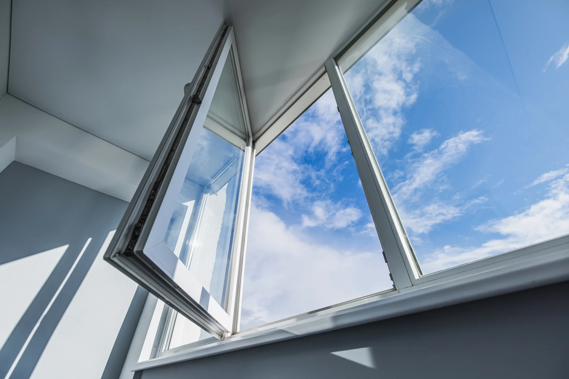 VLX 80 Casement Window in West Palm Beach, FL | Lightwell Windows West Palm Beach - detail 1